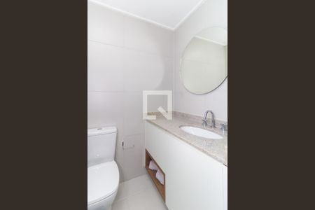 Banheiro  de kitnet/studio para alugar com 1 quarto, 23m² em Paraíso, São Paulo