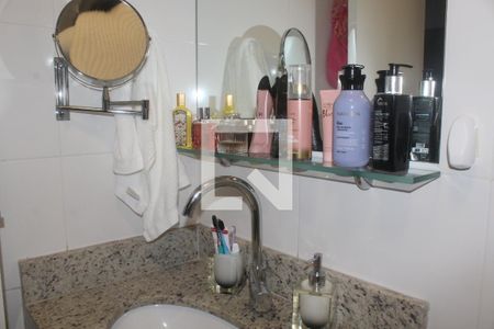 Apartamento à venda com 49m², 1 quarto e 2 vagasBanheiro da Suíte