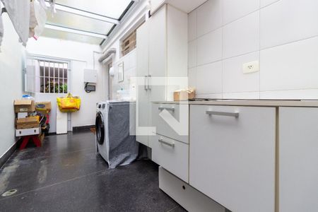 Casa à venda com 390m², 4 quartos e 4 vagas Casa à venda com 390m², 4 quartos e 4 vagasÁrea de Serviço