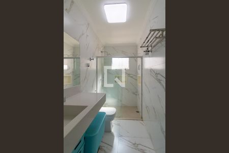 Casa à venda com 200m², 3 quartos e 2 vagas Casa à venda com 200m², 3 quartos e 2 vagasBanheiro da Suíte