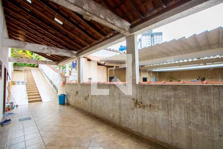 Casa à venda com 500m², 2 quartos e 5 vagas Casa à venda com 500m², 2 quartos e 5 vagasGaragem