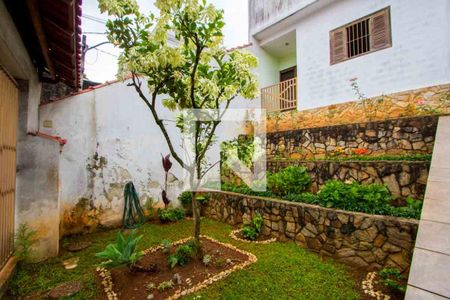 Casa à venda com 500m², 2 quartos e 5 vagas Casa à venda com 500m², 2 quartos e 5 vagasÁrea externa