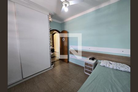 Casa à venda com 270m², 3 quartos e 6 vagas Casa à venda com 270m², 3 quartos e 6 vagasQuarto
