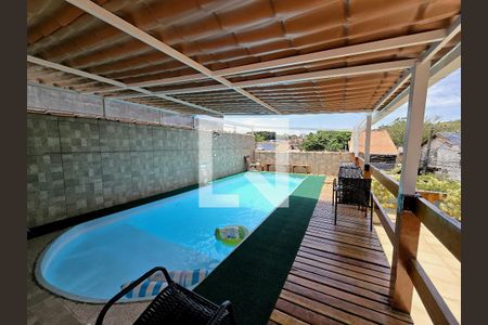 Casa à venda com 270m², 3 quartos e 6 vagas Casa à venda com 270m², 3 quartos e 6 vagasPiscina