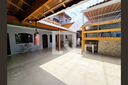 Casa à venda com 270m², 3 quartos e 6 vagas Casa à venda com 270m², 3 quartos e 6 vagasChurrasqueira