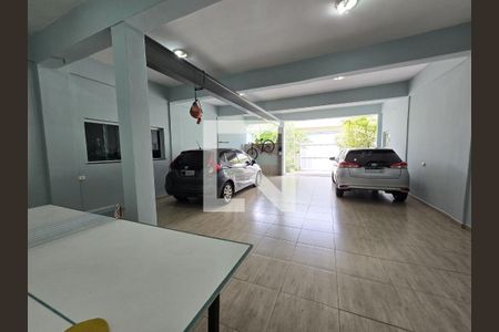 Casa à venda com 270m², 3 quartos e 6 vagas Casa à venda com 270m², 3 quartos e 6 vagasGaragem