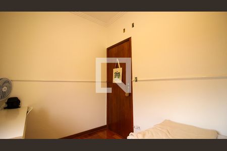 Casa à venda com 300m², 4 quartos e 6 vagas Casa à venda com 300m², 4 quartos e 6 vagasQuarto 1