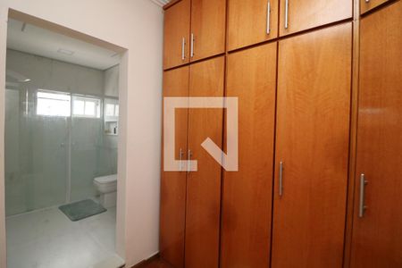 Casa à venda com 300m², 4 quartos e 6 vagasCloset Suíte
