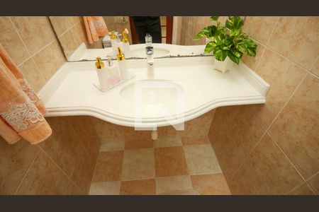 Casa à venda com 300m², 4 quartos e 6 vagas Casa à venda com 300m², 4 quartos e 6 vagasLavabo