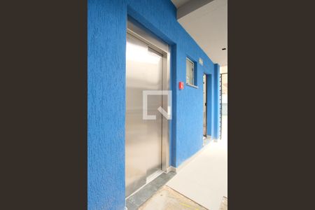 Apartamento à venda com 33m², 2 quartos e sem vagaÁrea comum