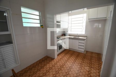 Casa à venda com 280m², 2 quartos e 2 vagasCozinha