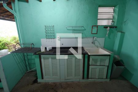 Casa à venda com 280m², 2 quartos e 2 vagasEdícula: Área de Serviço