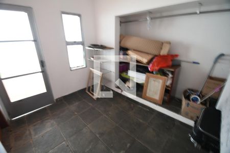 Casa à venda com 280m², 2 quartos e 2 vagasEdícula: Sala 1