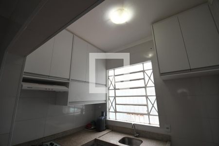 Casa à venda com 280m², 2 quartos e 2 vagasCozinha