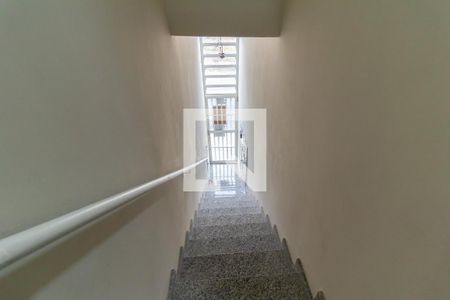 Casa para alugar com 50m², 2 quartos e sem vagaEscada