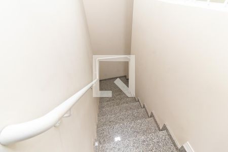 Casa para alugar com 50m², 2 quartos e sem vagaEscada