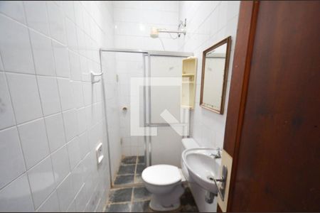 Casa à venda com 282m², 3 quartos e 4 vagas Casa à venda com 282m², 3 quartos e 4 vagasArea churrasqueira/ banheiro