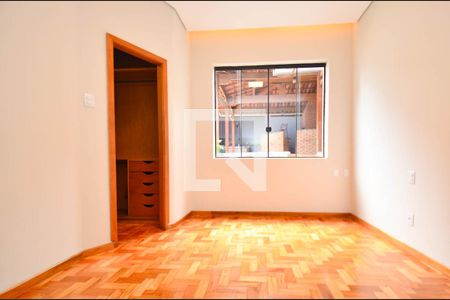 Casa à venda com 282m², 3 quartos e 4 vagas Casa à venda com 282m², 3 quartos e 4 vagasQuarto2/ suite