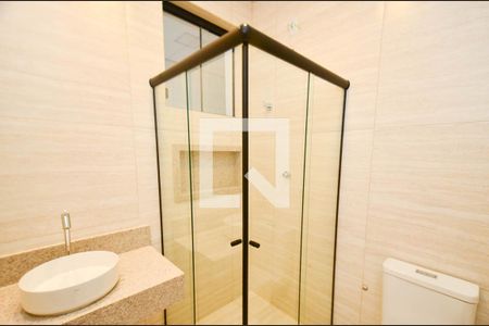 Casa à venda com 282m², 3 quartos e 4 vagas Casa à venda com 282m², 3 quartos e 4 vagasBanheiro suite