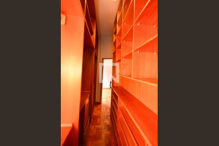 Casa à venda com 282m², 3 quartos e 4 vagas Casa à venda com 282m², 3 quartos e 4 vagasQuarto3/ suite