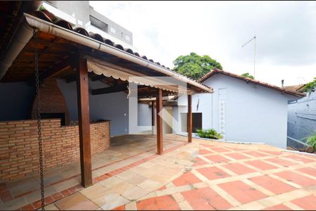 Casa à venda com 282m², 3 quartos e 4 vagas Casa à venda com 282m², 3 quartos e 4 vagasArea churrasqueira