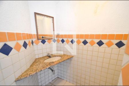 Casa à venda com 282m², 3 quartos e 4 vagas Casa à venda com 282m², 3 quartos e 4 vagasArea churrasquArea churrasqueira/ banheiroeira