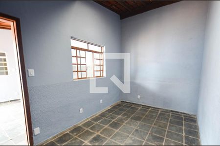 Casa à venda com 282m², 3 quartos e 4 vagas Casa à venda com 282m², 3 quartos e 4 vagasQuarto4
