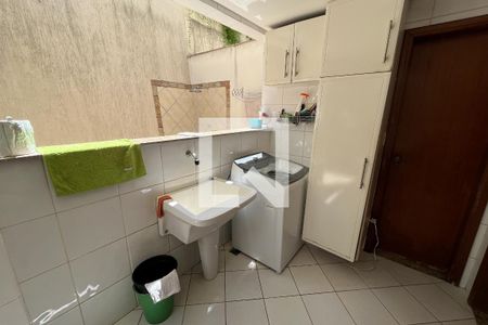 Casa à venda com 254m², 4 quartos e 4 vagasÁrea de Serviço