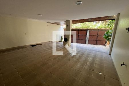 Casa à venda com 254m², 4 quartos e 4 vagasGaragem