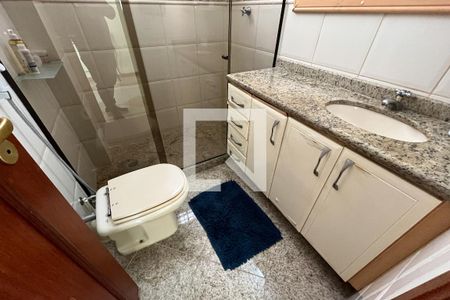 Casa à venda com 254m², 4 quartos e 4 vagasBanheiro 5