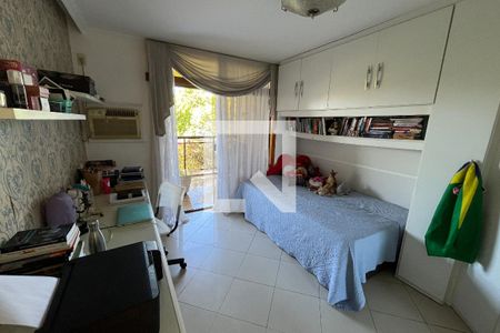 Casa à venda com 254m², 4 quartos e 4 vagasQuarto 2