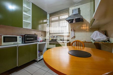 Casa à venda com 270m², 3 quartos e 2 vagas Casa à venda com 270m², 3 quartos e 2 vagasCozinha