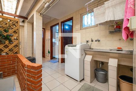 Casa à venda com 270m², 3 quartos e 2 vagas Casa à venda com 270m², 3 quartos e 2 vagasQuintal