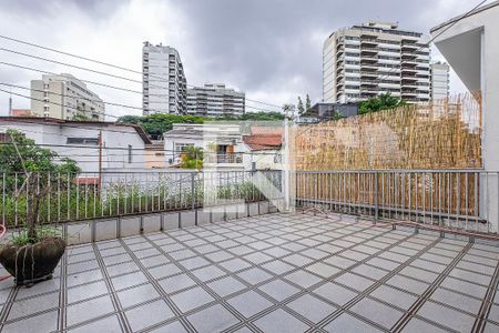 Casa à venda com 270m², 3 quartos e 2 vagas Casa à venda com 270m², 3 quartos e 2 vagasQuarto 3 - Varanda