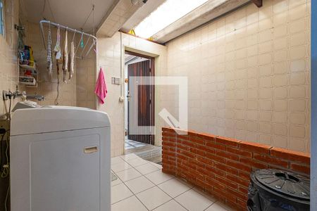 Casa à venda com 270m², 3 quartos e 2 vagas Casa à venda com 270m², 3 quartos e 2 vagasQuintal