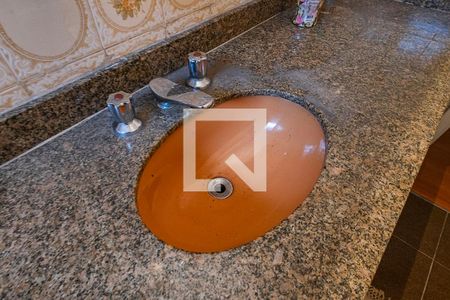 Casa à venda com 270m², 3 quartos e 2 vagas Casa à venda com 270m², 3 quartos e 2 vagasBanheiro