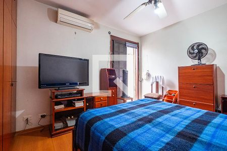 Casa à venda com 270m², 3 quartos e 2 vagas Casa à venda com 270m², 3 quartos e 2 vagasSuíte