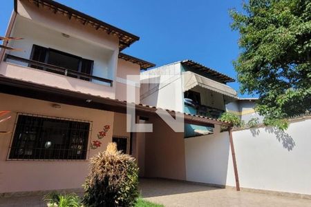 Casa à venda com 154m², 3 quartos e 3 vagas