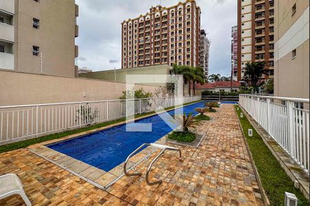 Apartamento à venda com 180m², 3 quartos e 3 vagas Apartamento à venda com 180m², 3 quartos e 3 vagasPiscina