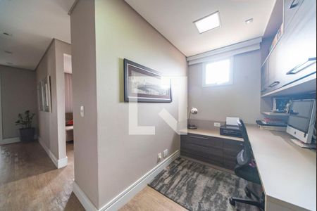 Apartamento à venda com 180m², 3 quartos e 3 vagas Apartamento à venda com 180m², 3 quartos e 3 vagasEscritório