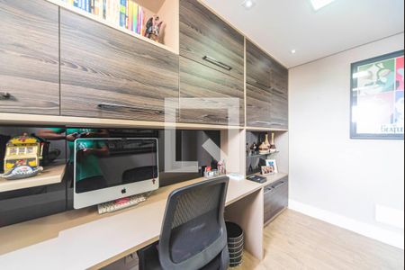 Apartamento à venda com 180m², 3 quartos e 3 vagas Apartamento à venda com 180m², 3 quartos e 3 vagasEscritório