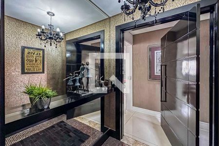 Apartamento à venda com 180m², 3 quartos e 3 vagas Apartamento à venda com 180m², 3 quartos e 3 vagasHall Privativo