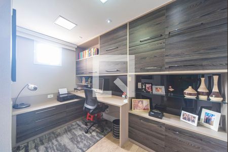 Apartamento à venda com 180m², 3 quartos e 3 vagas Apartamento à venda com 180m², 3 quartos e 3 vagasEscritório