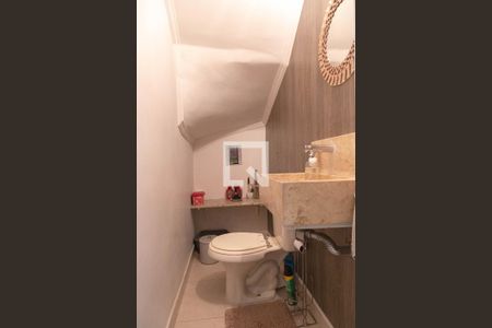 Casa de condomínio à venda com 118m², 3 quartos e 2 vagasLavabo