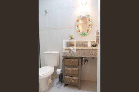 Casa de condomínio à venda com 118m², 3 quartos e 2 vagasBanheiro