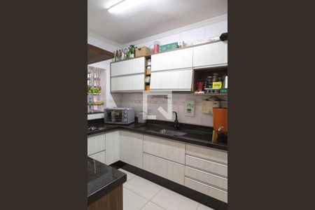 Casa de condomínio à venda com 118m², 3 quartos e 2 vagasCozinha