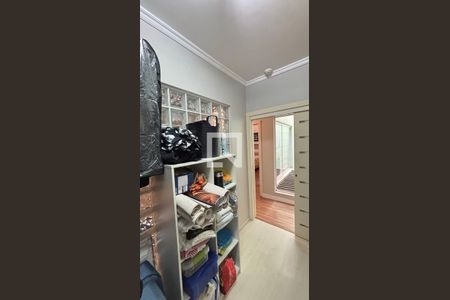 Casa à venda com 450m², 4 quartos e 3 vagas Casa à venda com 450m², 4 quartos e 3 vagasRouparia