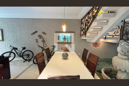 Casa à venda com 450m², 4 quartos e 3 vagas Casa à venda com 450m², 4 quartos e 3 vagasSala de Jantar