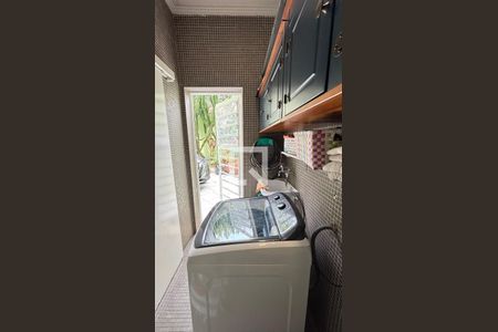 Casa à venda com 450m², 4 quartos e 3 vagas Casa à venda com 450m², 4 quartos e 3 vagasÁrea de Serviço