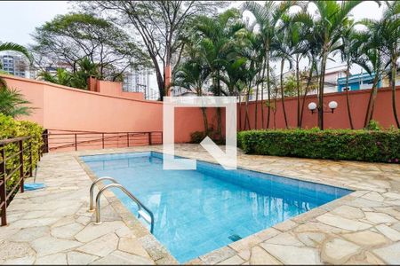 Apartamento à venda com 36m², 1 quarto e 2 vagas Apartamento à venda com 36m², 1 quarto e 2 vagasÁrea comum - Piscina